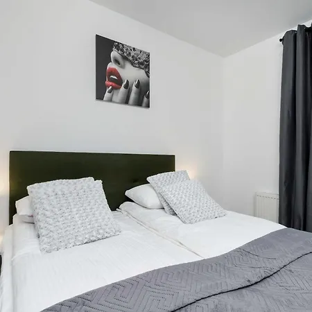 Appartamento Swietej Barbary Bright Next To Granary Island By Renters *