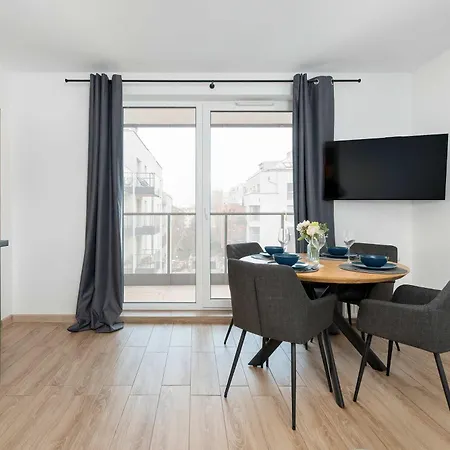 Swietej Barbary Bright Next To Granary Island By Renters *