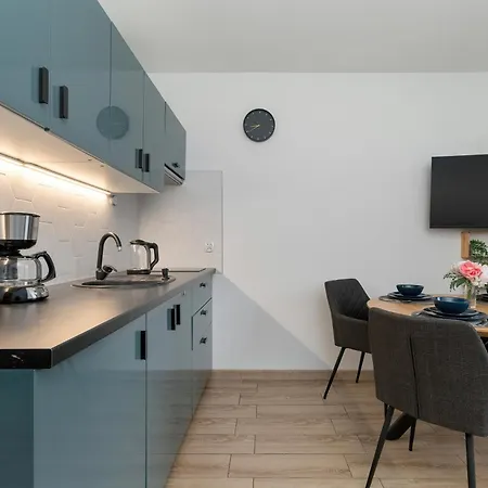 Swietej Barbary Bright Next To Granary Island By Renters