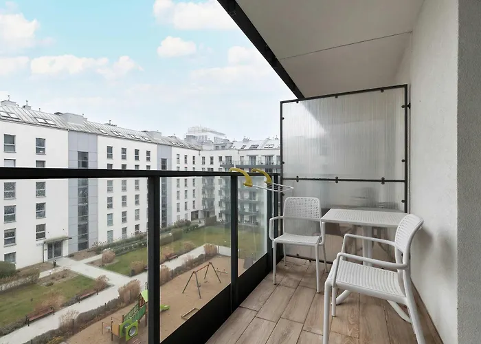 Apartment Swietej Barbary Bright Next To Granary Island By Renters *