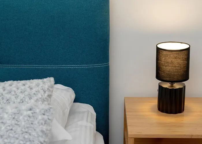 Apartment Swietej Barbary Bright Next To Granary Island By Renters *