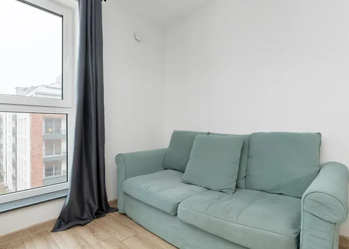 Swietej Barbary Bright Next To Granary Island By Renters *